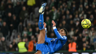 Espagne: le Real Madrid &eacute;vite la crise &agrave; Elche mais r&eacute;cup&egrave;re son tr&ocirc;ne