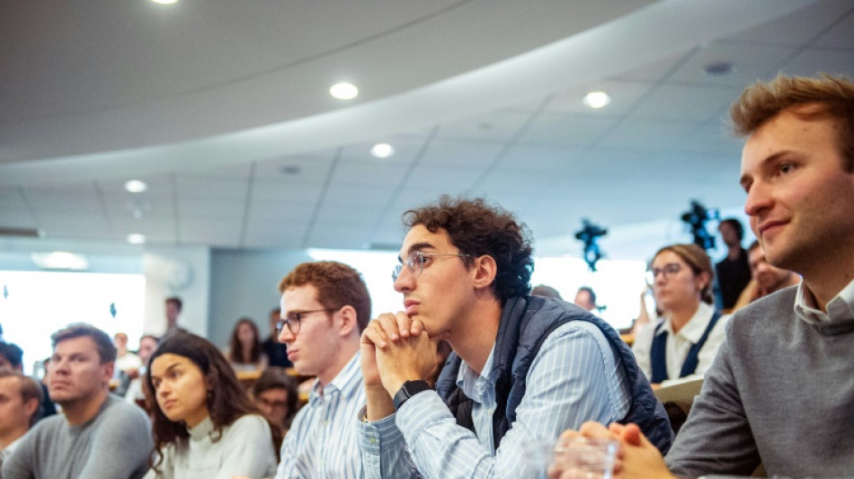 EUA emite 20% menos vistos de estudante em relação ao ano passado