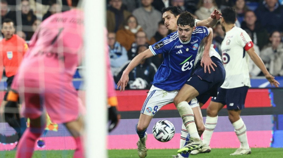 Strasbourg vence Lille (2-0) e sobe para 4º na Ligue 1