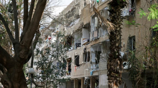 Los israelíes despiertan entre los escombros tras los ataques con misiles iraníes