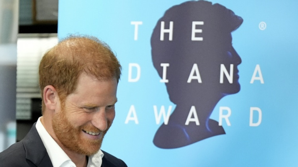 El pr&iacute;ncipe Enrique visita Ucrania por sorpresa