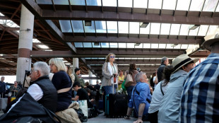 El apagón en España se debió a un problema de sobretensión que provocó "una reacción en cadena"