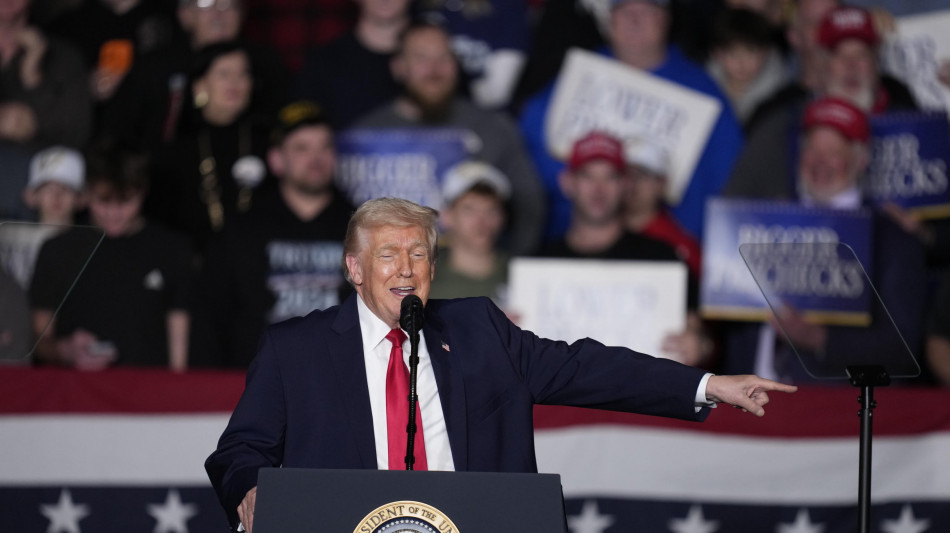 Trump, 'manifestanti anti Ice sono insurrezionalisti pagati, malati'