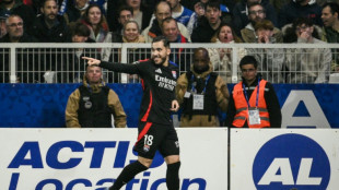 Lyon vence Auxerre (3-1) e segue firme na luta por vaga na pr&oacute;xima Champions