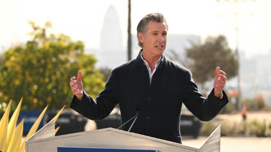 Califórnia recorre à Justiça para reverter tarifas de Trump