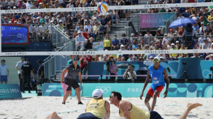 George e Andr&eacute; perdem para dupla cubana no v&ocirc;lei de praia em Paris