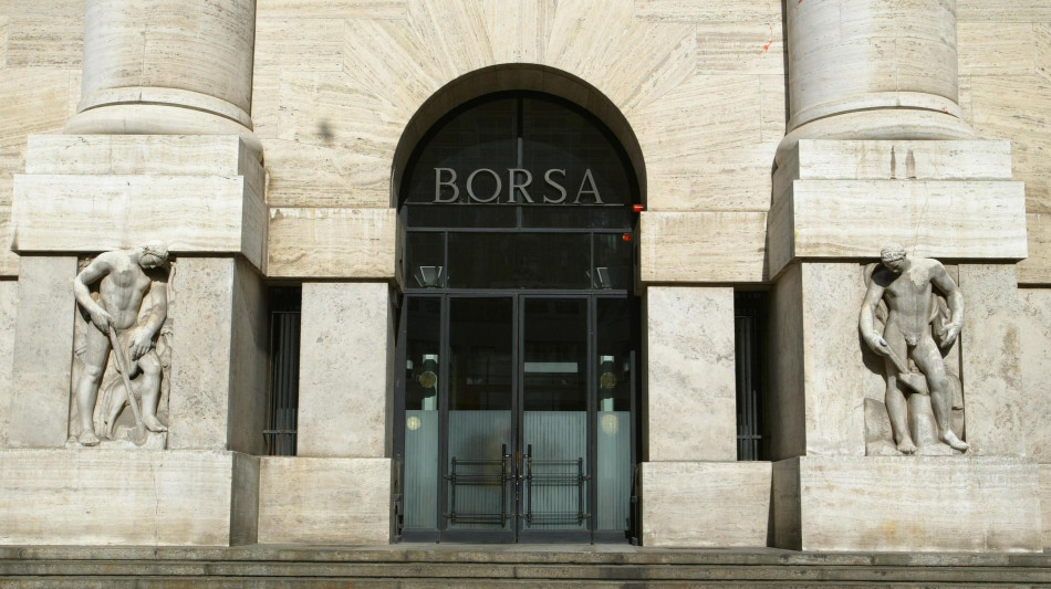 Borsa: Milano in rosso con titoli difesa ed energia
