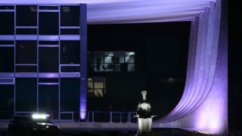 Homem com explosivos morreu após tentar entrar no STF em Brasília